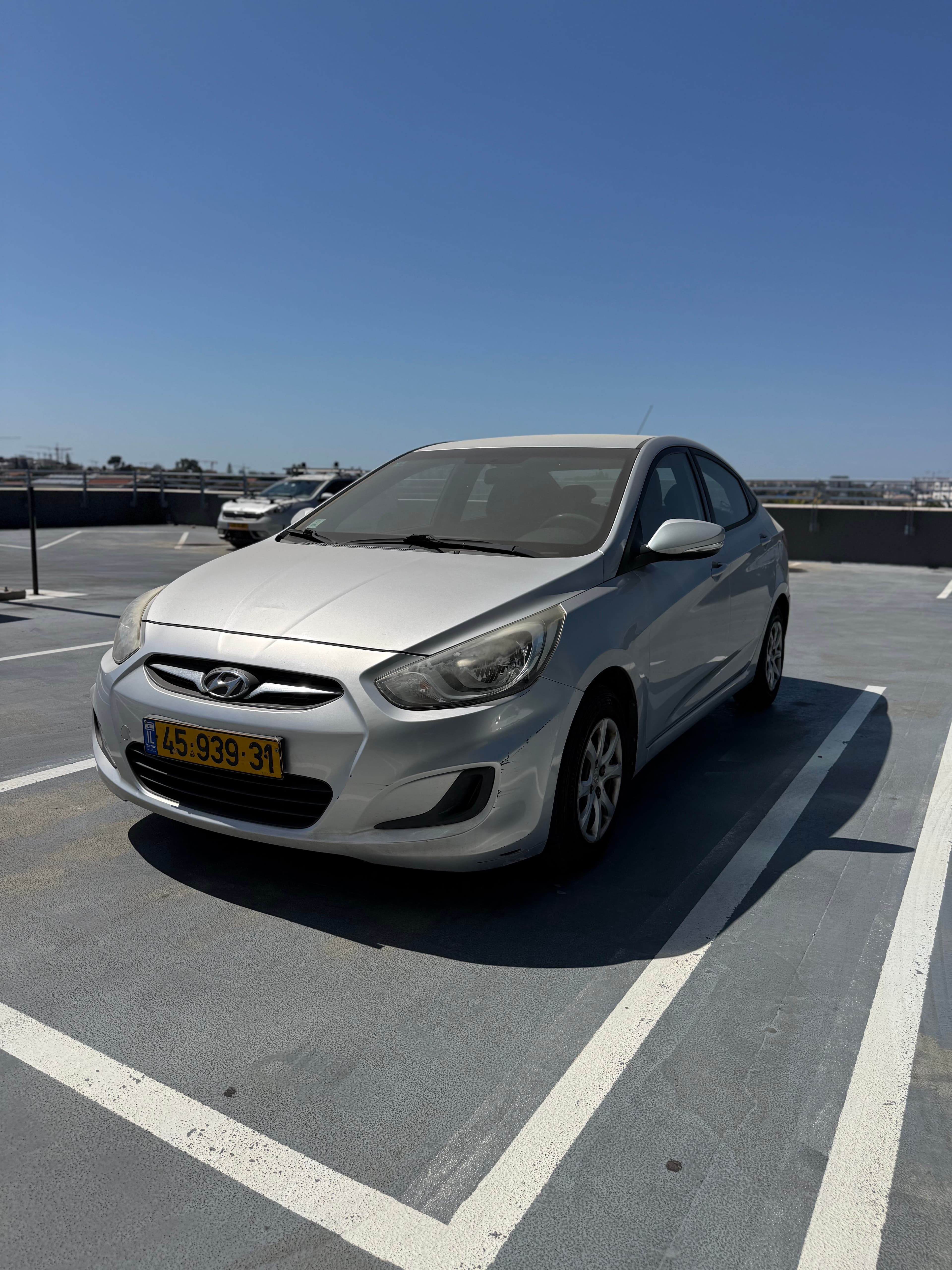 Hyundai i25